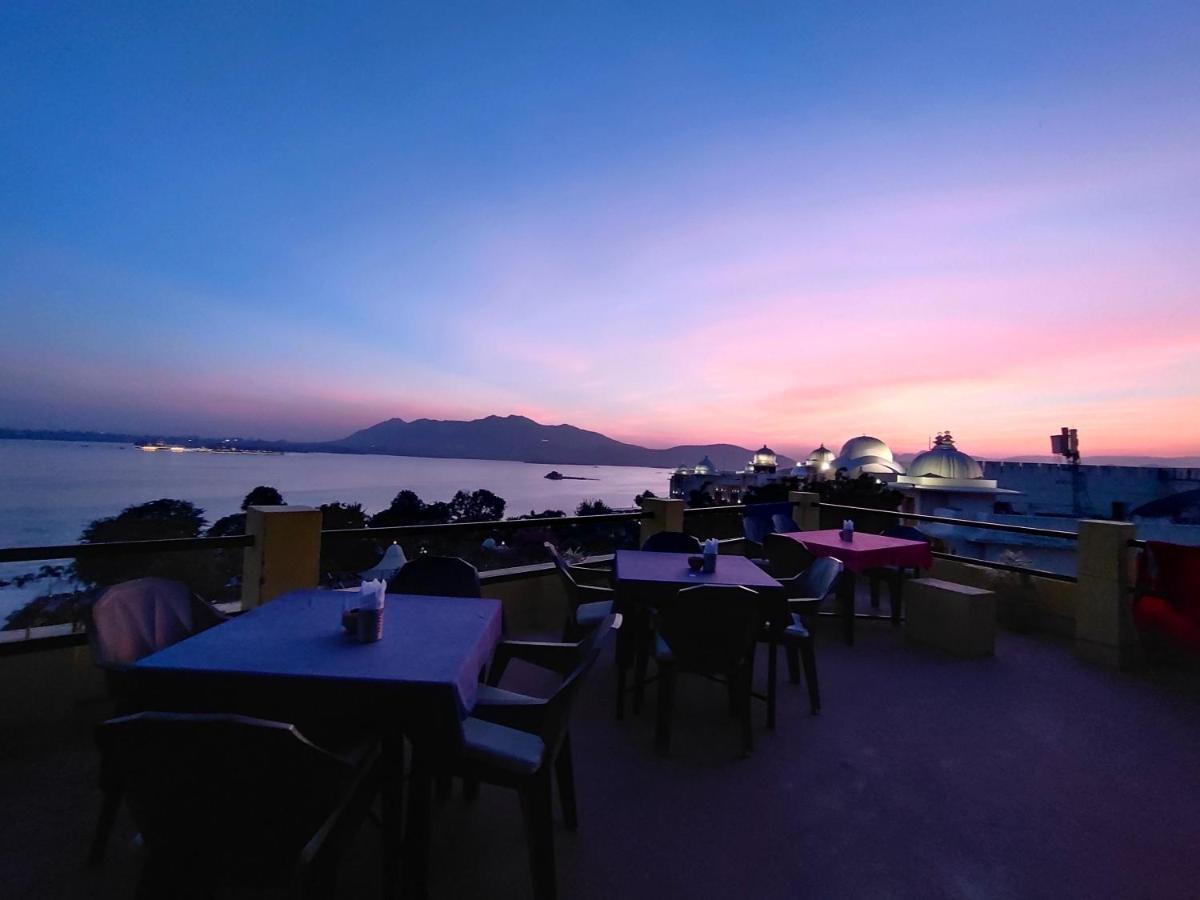 Hotel Lake Star Udaipur Esterno foto